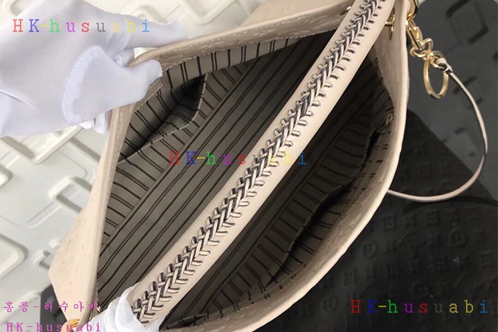 �ڹ̷��ޡ� ���̺��� �������� ��ġ M94171