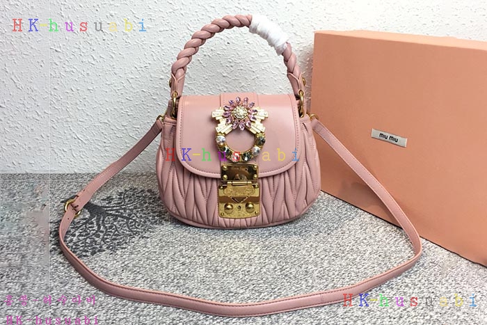 �ڹ̷��ޡ� �̿�̿� ���׶�� ����� M 5BH111