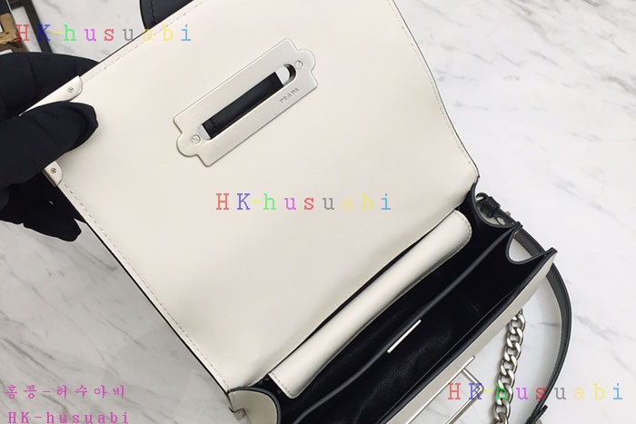 �ڹ̷��ޡ� ����� ī�̿��� PR 1BD045-3-1