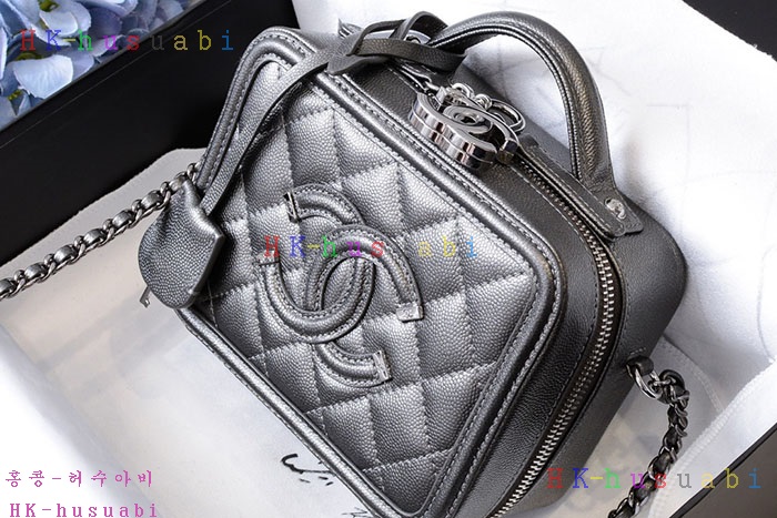 �ڹ̷��ޡ� 2019SS ���� �ڽ���ƽ ���̽� CH A93342-3