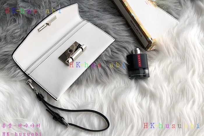 �ڹ̷��ޡ� ����� �ú��� ���� Ŭ��ġ P 1DF004-3