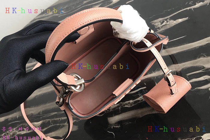 �ڹ̷��ޡ� ����� �κ��� ���� ���ǾƳ� �� P 1BA217��2�÷�)