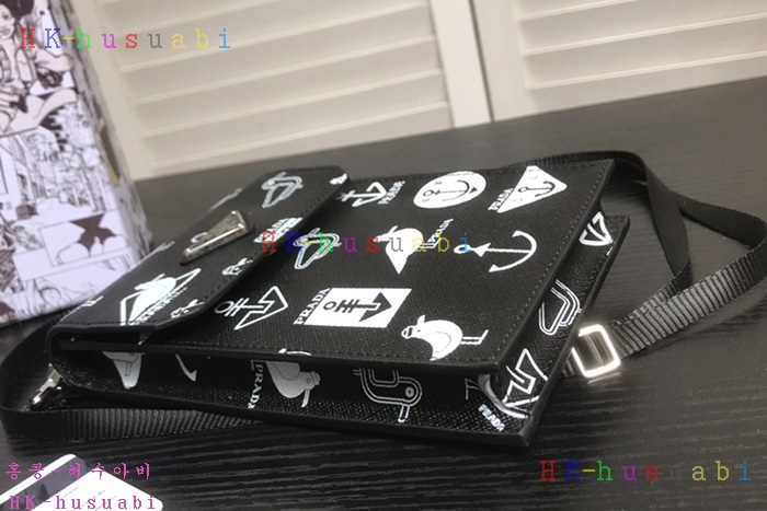 �ڹ̷��ޡ� ����� ���ǾƳ� ���� �޴��� ���̽� P 2ZH068